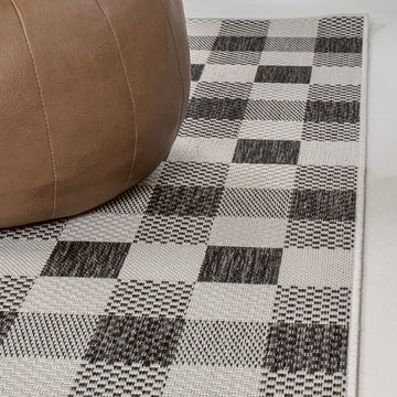 Darcy Traditional Geometric Bold Gingham Area Rug